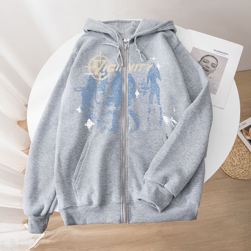 2023 VICINITY Neighbor Kollektioun Gedréckte Reißverschlusspullover Oversize Hoodie mat Reißverschluss_voghion.com