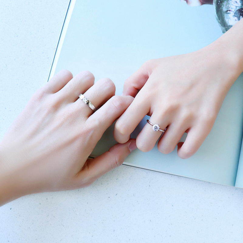 Anillo de plata con diamantes de imitación para parejas, anillo clásico de plata de ley, sencillo, para hombre y mujer._voghion.com