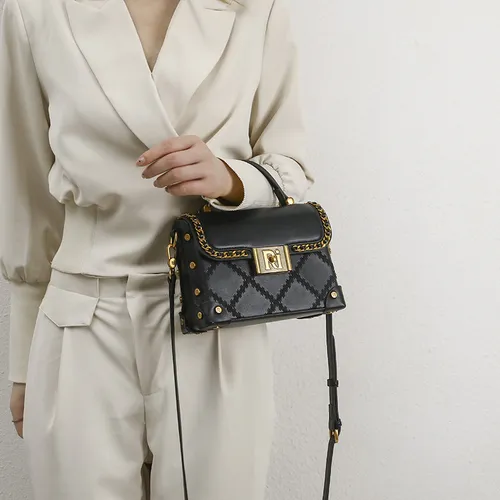 Borsa dal design avanzato e di nicchia per la nuova borsa a tracolla singola da donna 2023, borsa quadrata piccola portatile retrò e versatile_voghion.com