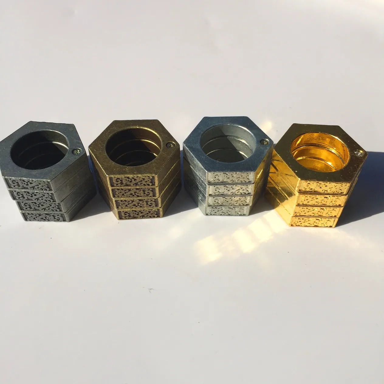 Clé ronde de personnalité d'usine, anneau hexagonal, clé carrée, jeu cool en plein air, auto-défense, brise-vitre d'urgence_voghion.com
