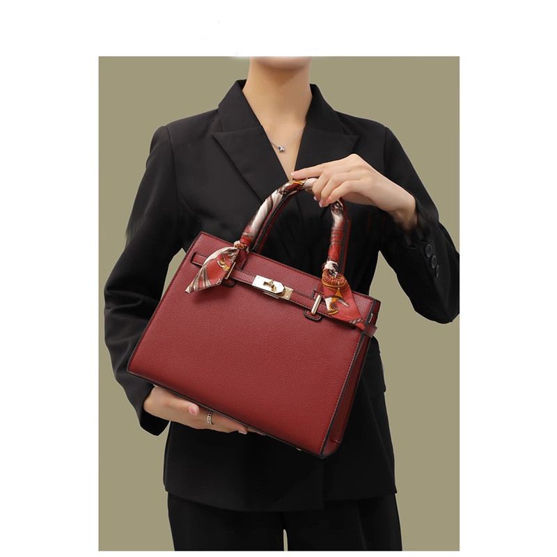 2023 new red bridal wedding bag, niche handbag, high-end sense, large capacity single shoulder crossbody women's bag_voghion.com