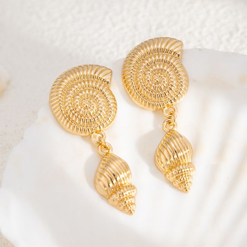 Summer Style Fashion Conch Shell Pendant New Light Luxury Pearl Earrings For Women_voghion.com