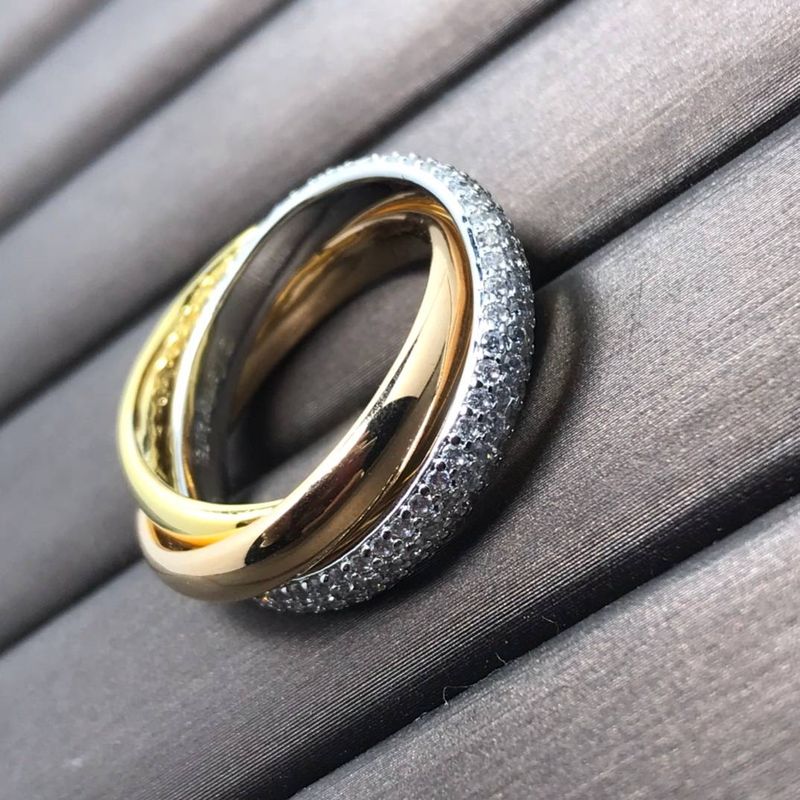 Anel feminino novo com três fileiras de diamantes fechados e três cores_voghion.com