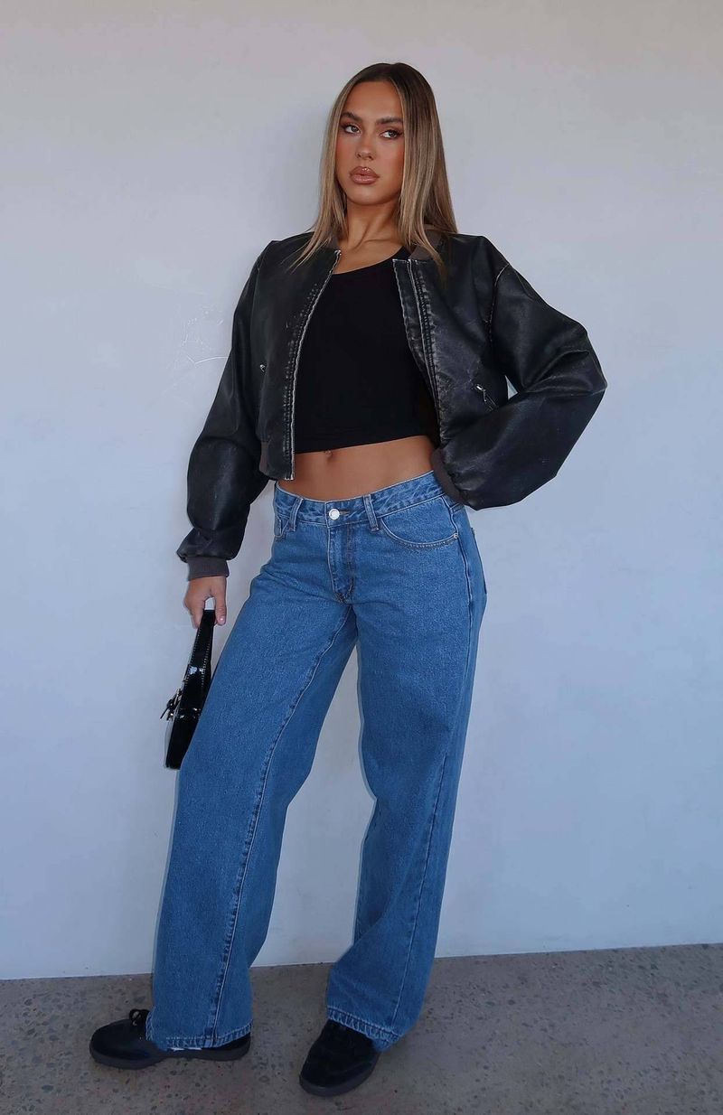 Damenbekleidung Einfache, mittelhohe, nicht elastische, gerade Jeanshose für Damen_voghion.com