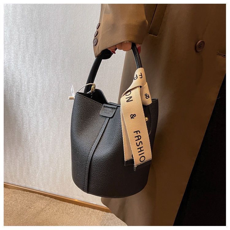 Hochwertiges Nischendesign, Farbblock-Eimer, klassische, vielseitige Handtasche, große Kapazität, Pendler-Schulter-Umhängetasche_voghion.com