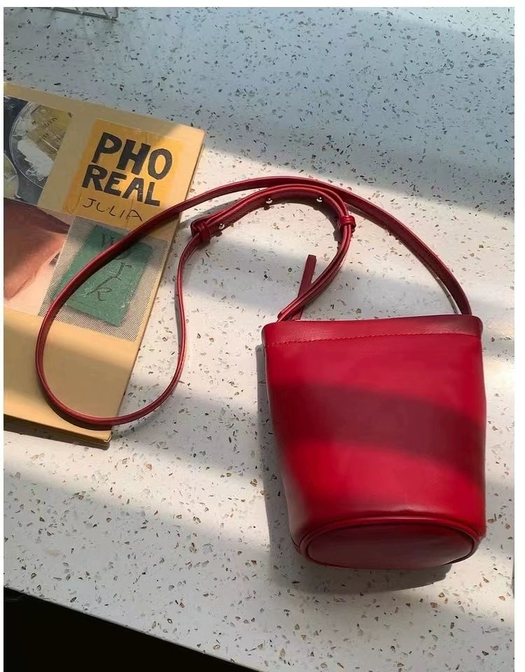 Women's Bucket Bag 2025 Korean Simple Mini Red Hundred Shoulder Crossbody Bucket Bag Fashion Hundred Leisure Daily_voghion.com