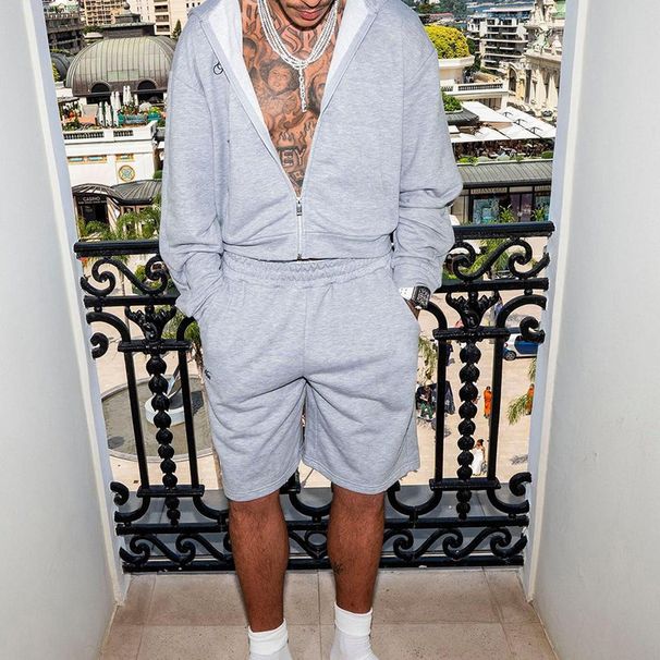 Russischer lässiger Kapuzenjacke-Loose-Shorts-Anzug für Herren_voghion.com