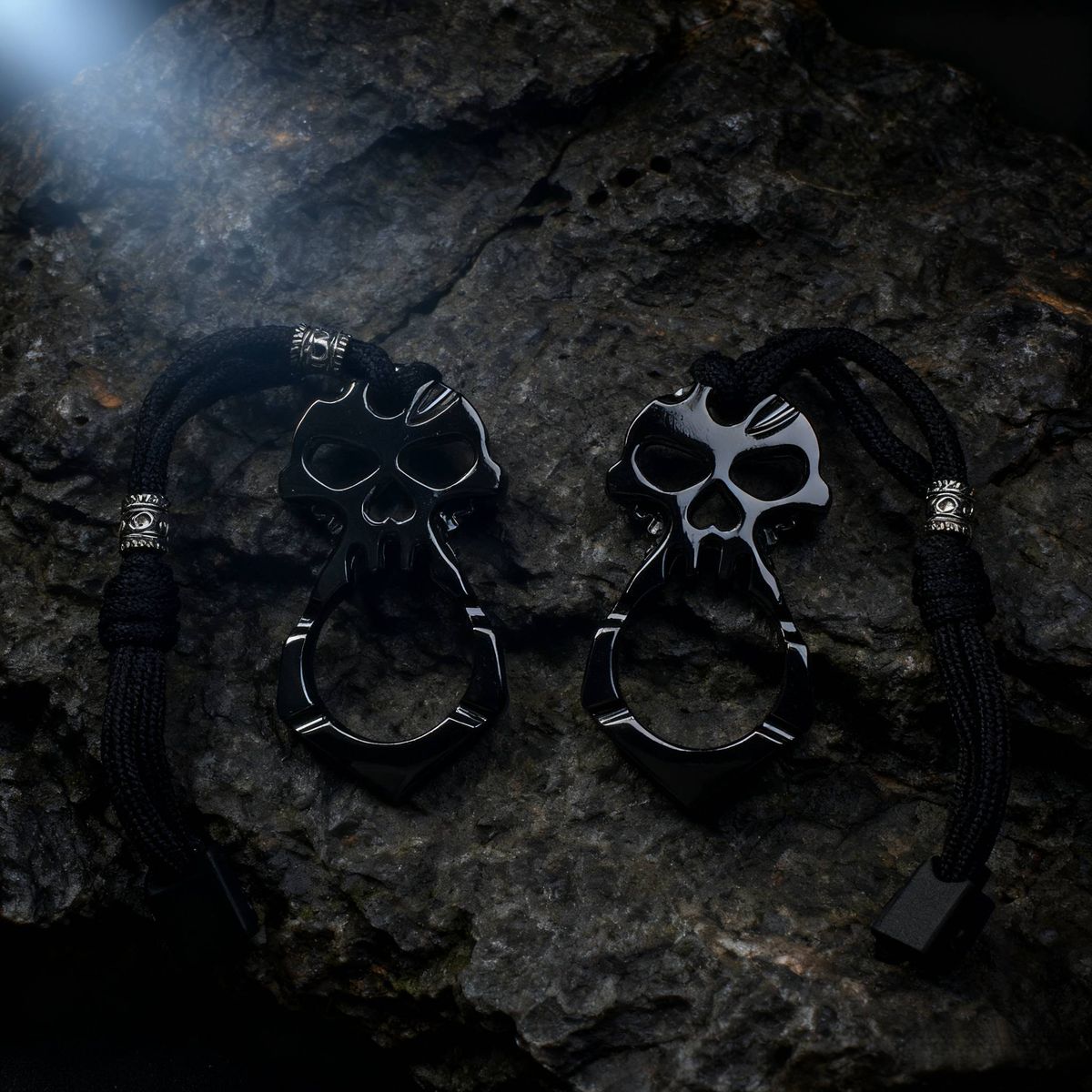 Tirapugni in ottone a un dito con esclusivo design a punta di teschio, 7,3*3,7*0,7 cm, adatti per combattimenti professionali e autodifesa (confezionati in coppia)_voghion.com