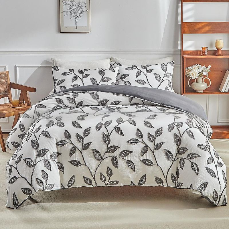 4-Piece Luxury Jacquard Bedding Set 3D Floral Applique Cut-Out Design Embroidered Pillowcases Duvet Cover Collection_voghion.com