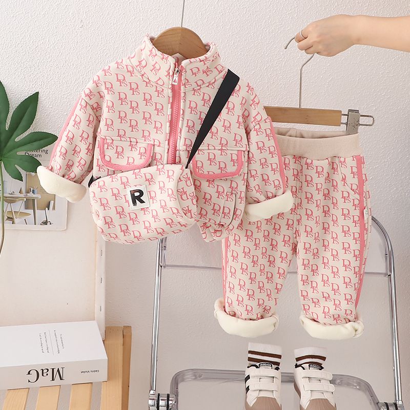 Abbigliamento per bambini, set, neonati e bambini autunno e inverno 2024 più set spesso in velluto, borsa a tracolla stampata per neonati_voghion.com