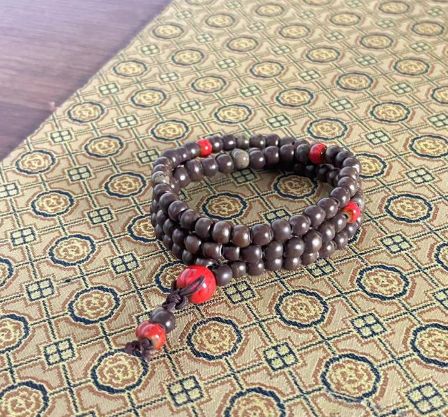 Jingdezhen Mehrschichtige Keramikperlenarmbänder: Kunsthandwerklich gefertigt mit gemischten Farben und Anhängern für Meditation/den täglichen Gebrauch, mit spirituellem Touch_voghion.com