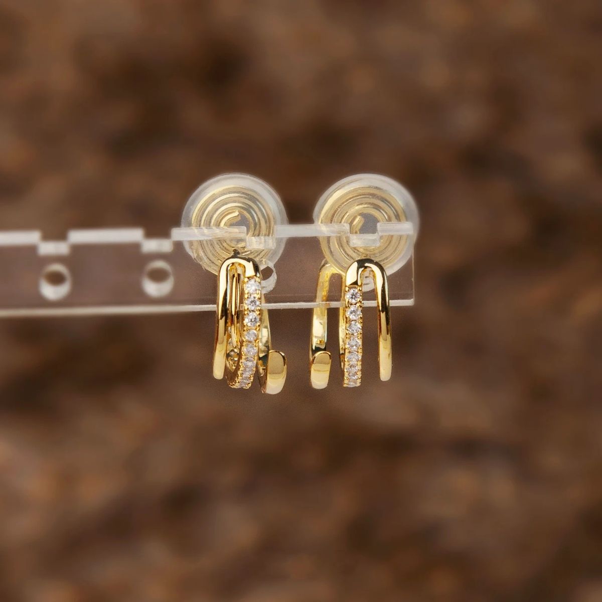 Ohrringe Hochwertiger Kreis-Diamant-Ohrclip ohne Ohrlochstechen, Moskito-Spulenplatte, einfache, kleine und exquisite All-Match-Nischenohrringe_voghion.com