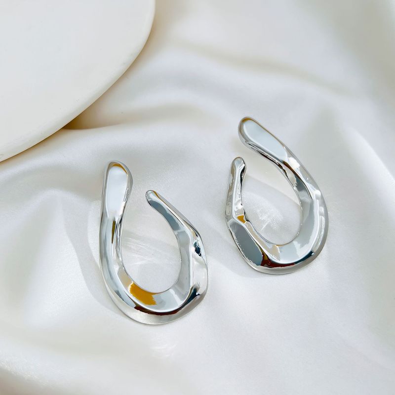 Orecchini semplici in stile minimalista di alta qualità, con design di nicchia, esagerati, geometrici, intrecciati, placcati in oro e rame, per donna_voghion.com
