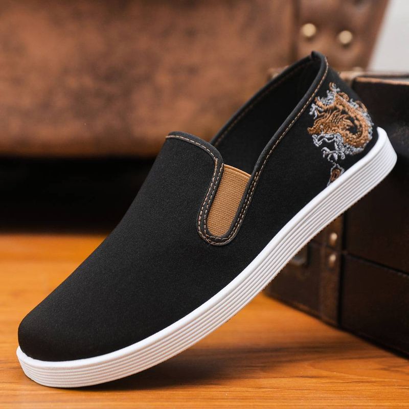 Al Peking Gestickte Stoffschuhe fir Männer, mëll Sohle, Mëttelalter an eeler Leit, Fräizäit, Liicht, Een-Fouss, China-Chic, Komfort, Atmungsaktiv, Häreschue_voghion.com
