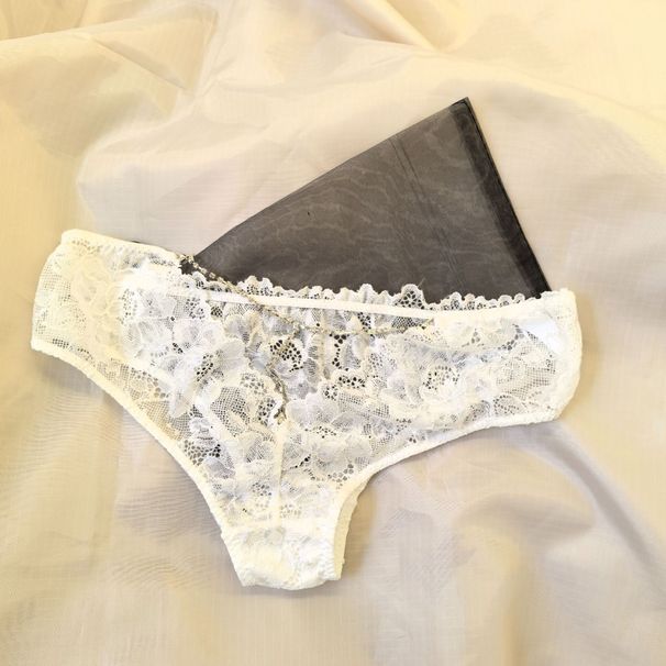 Gute Qualität Strass Spitze Höschen Für Frauen Sexy Low Waist Spitze Hohl Spitze frauen Höschen Kette_voghion.com