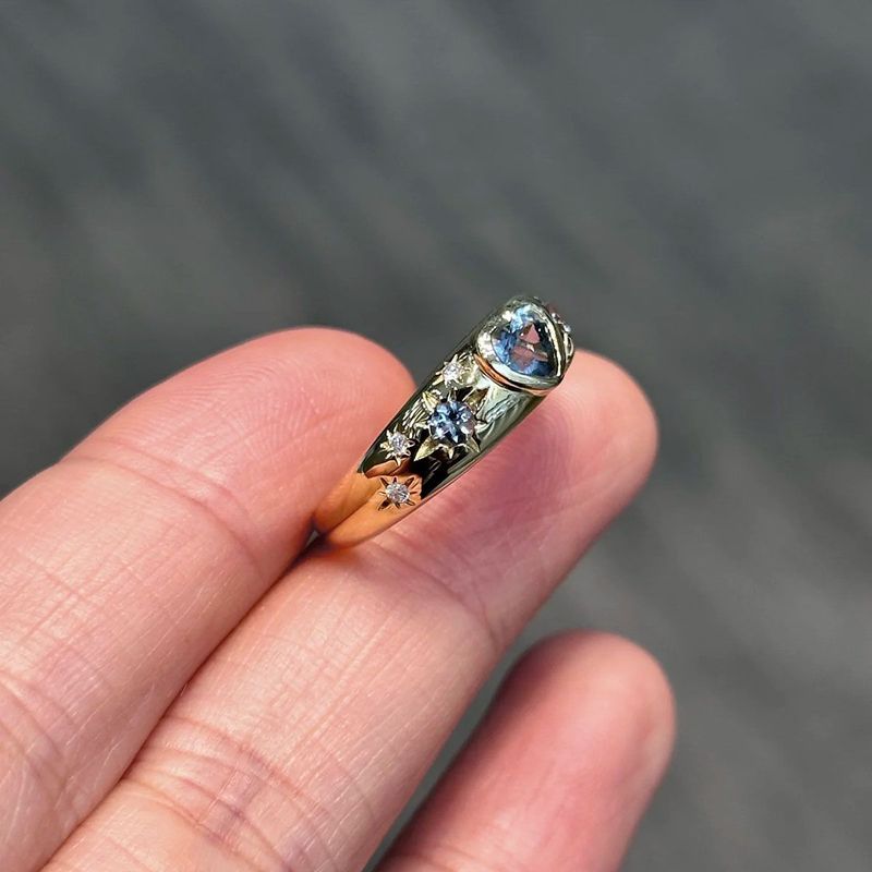 Anello a forma di cuore con zirconi blu mare, leggero e di lusso, dolce e fresco, design unico e di nicchia, anello a bocca aperta per donna_voghion.com