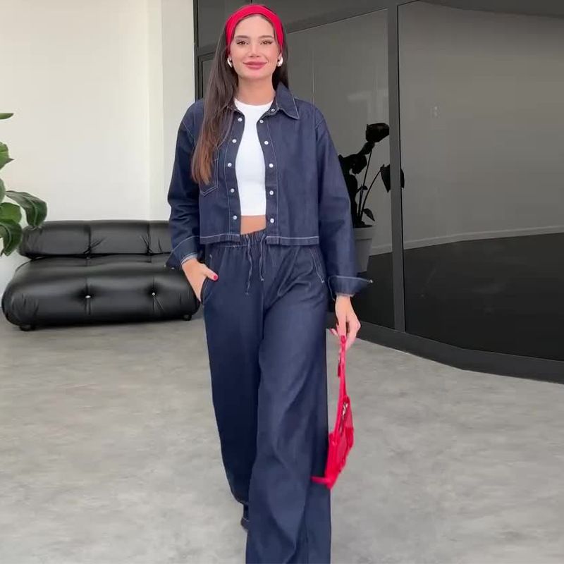 Effen damestop met revers en tweedelige jeansset met trekkoord - Casual herfstoutfit voor elke dag_voghion.com