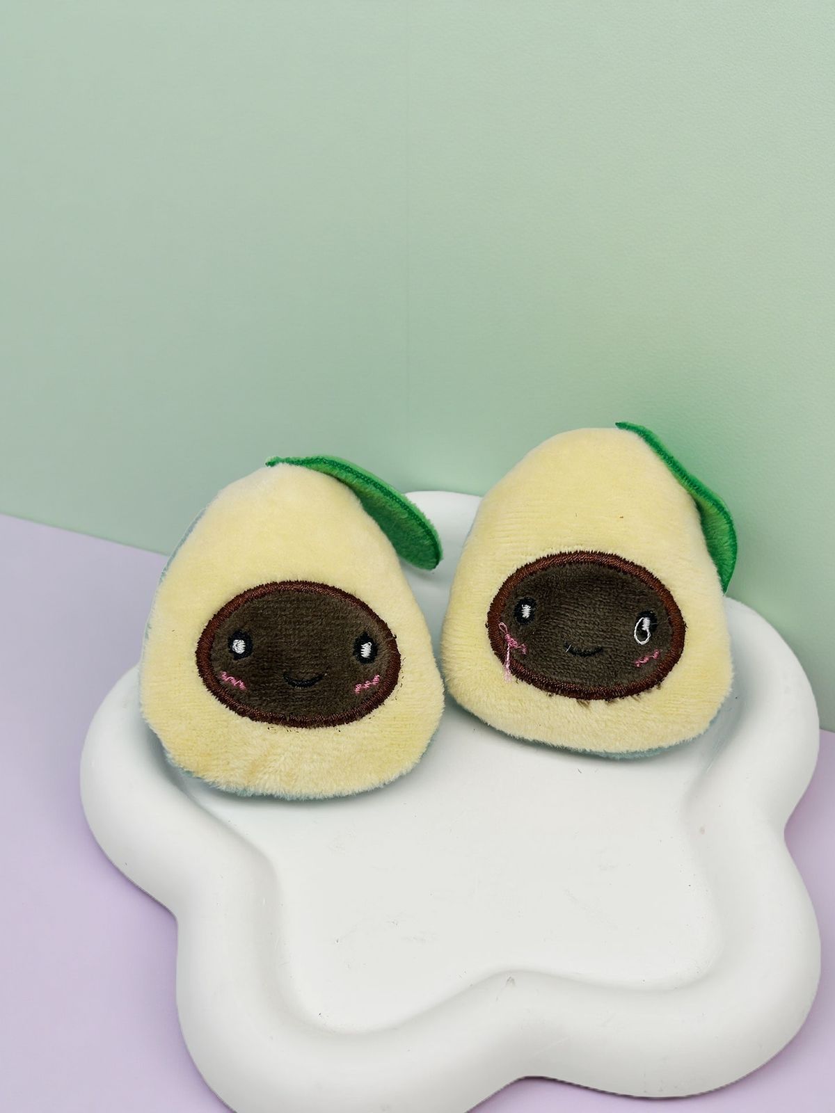 Set di due fermagli per scarpe a forma di fragola e pesca finta. Decorazioni staccabili per scarpe, scarpe e stivali decorativi multifunzionali._voghion.com