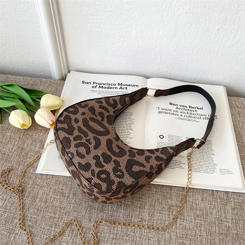 Korean version of net red hit color retro chessboard French stick armpit bag crescent moon bag European and American style handbag shoulder Messenger _voghion.com