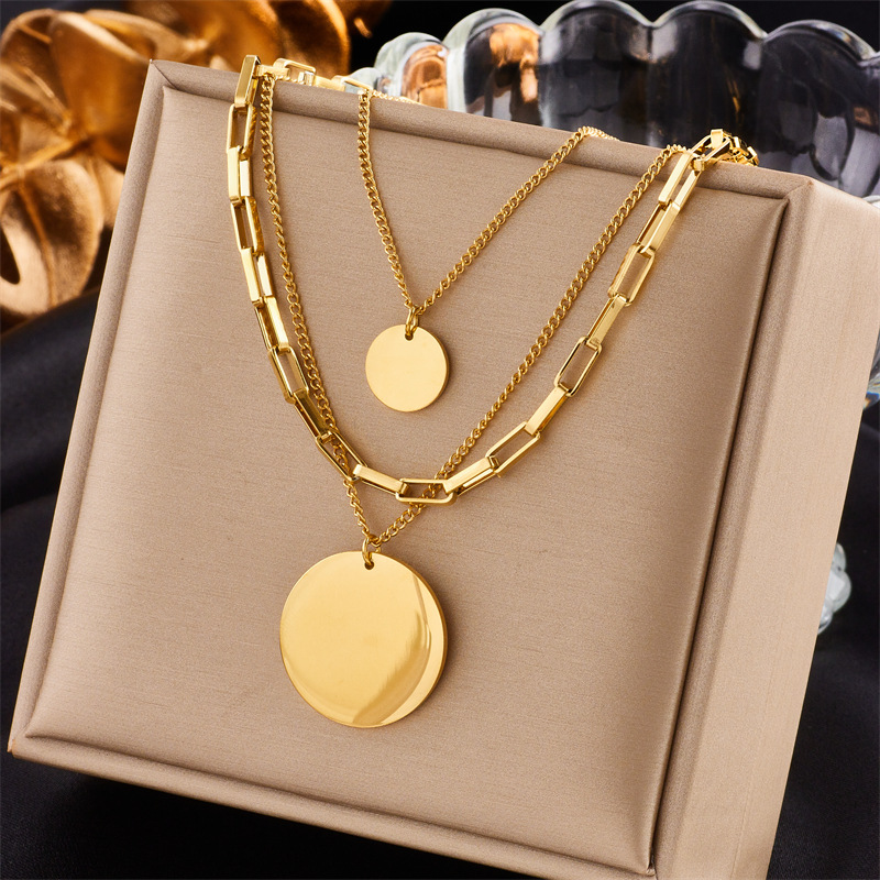 Collier à pendentif rond multicouche en acier titane, mode transfrontalière européenne et américaine, tempérament polyvalent, simple, avancé, style froid_voghion.com