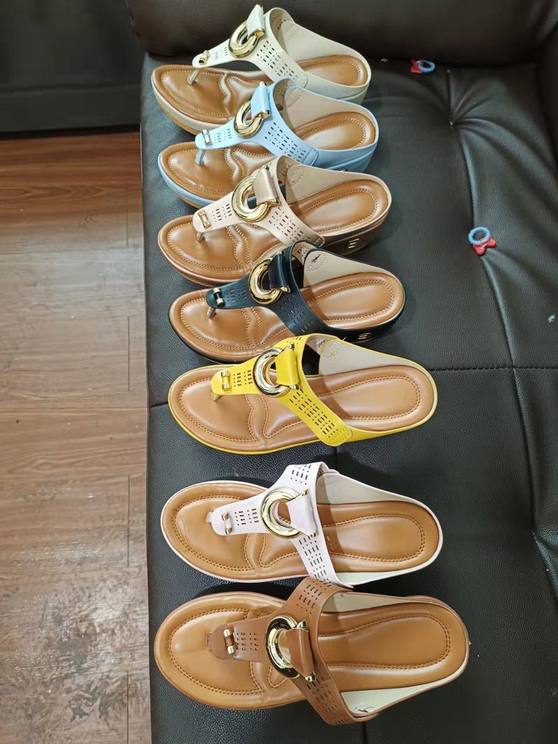 2023 Außenhandel große Sandalen Europäische und amerikanische Mode Flip-Flops Keilabsatz dicke Sohlen Europäische und amerikanische Mode Römersandalen_voghion.com