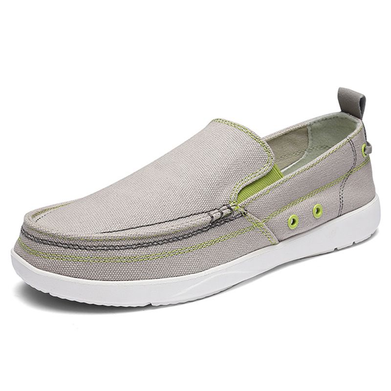 Canvas loafers Spring summer breathable men's casual shoes over feet_voghion.com