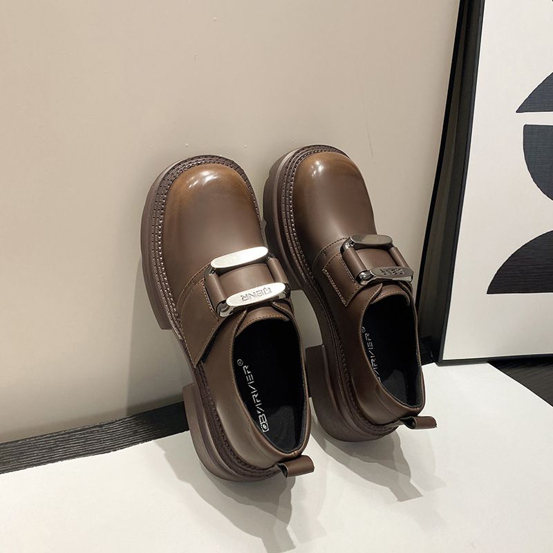 Lederschuhe mit Schnalle im britischen Stil mit dicker Sohle, 2024 neue Schwammkuchensohle, erhöhte polierte Einzelschuhe, kleine Größe_voghion.com