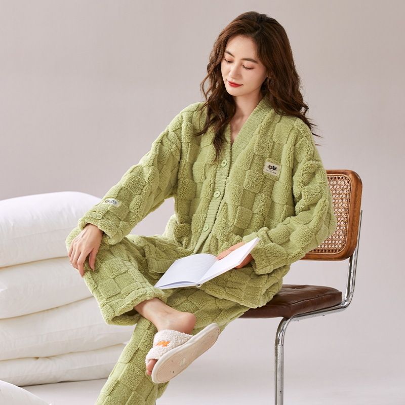 Ladies' autumn and flannel cardigans, pajamas with thickened for warmth, girls' cartoon coral fleece winter home clothes_voghion.com
