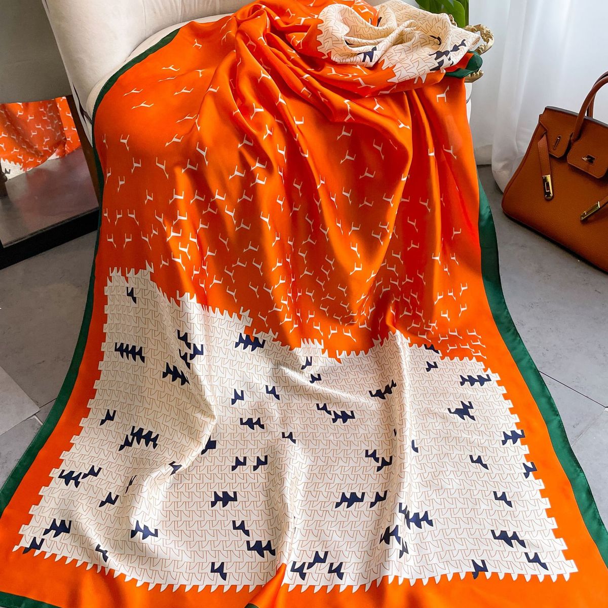 Lente, zomer, herfst Nieuwe Koreaanse editie Patroon Elegante en hoogwaardige zijden dames decoratieve sjaal_voghion.com