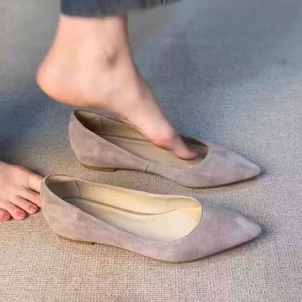 Zeppa nascosta nera, punta francese, stile autunnale, da abbinare a gonne, nuova scarpa bassa versatile del 2025_voghion.com