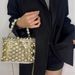 Bolso de noche estilo nicho de metal con pedrería y perlas, estilo francés, con cadena hueca para teléfono móvil._voghion.com
