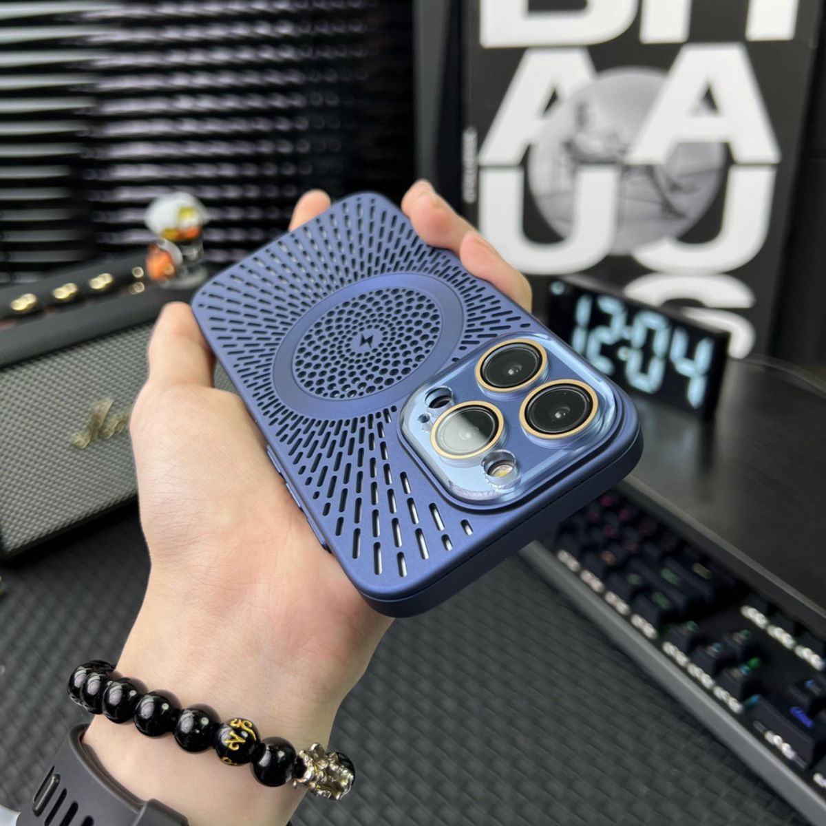 Summer Ice Hollow Heat Dissipation For 13/ 14/ 15 Pro Max Mobile Phone Case New All-inclusive Protective Case_voghion.com