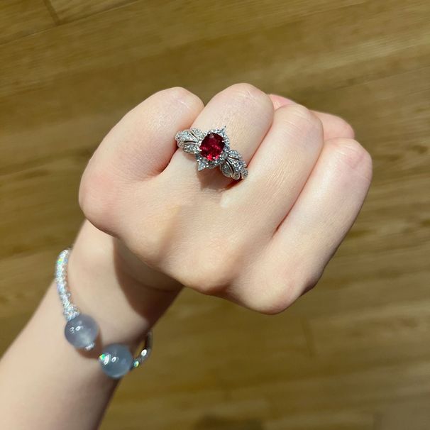 Bague ouverte en rubis blanc étincelant de la Cour française_voghion.com