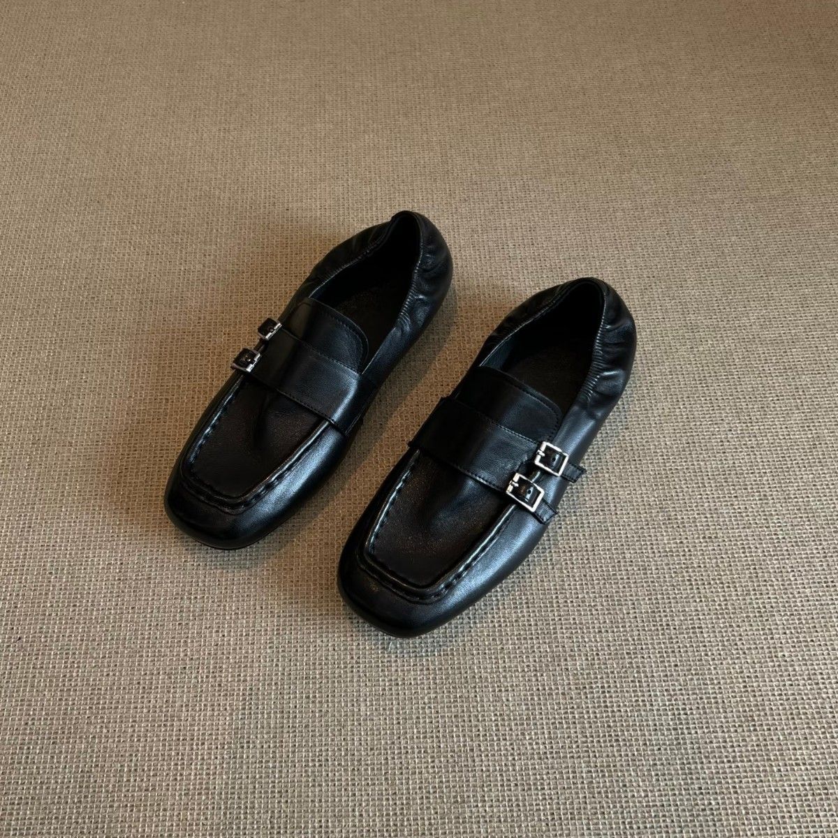 Schaffell-Version ~ Französische Slip-On-Loafer 2025 Herbst Neue flache Schuhe für Damen im britischen Stil, kleine Lederschuhe_voghion.com