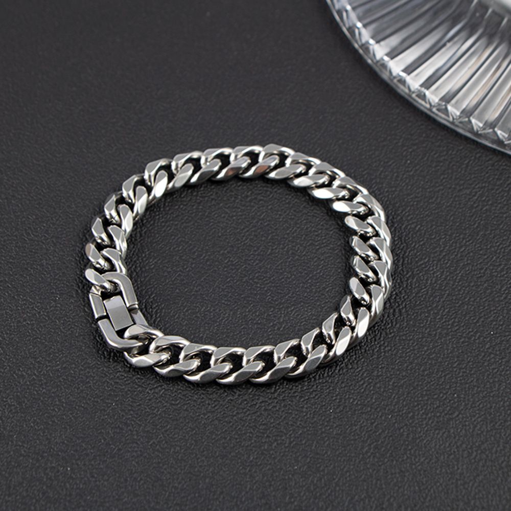 Bracciale da uomo in titanio cubano alla moda a sei lati in acciaio inossidabile spesso e lucidato di precisione CE618_voghion.com