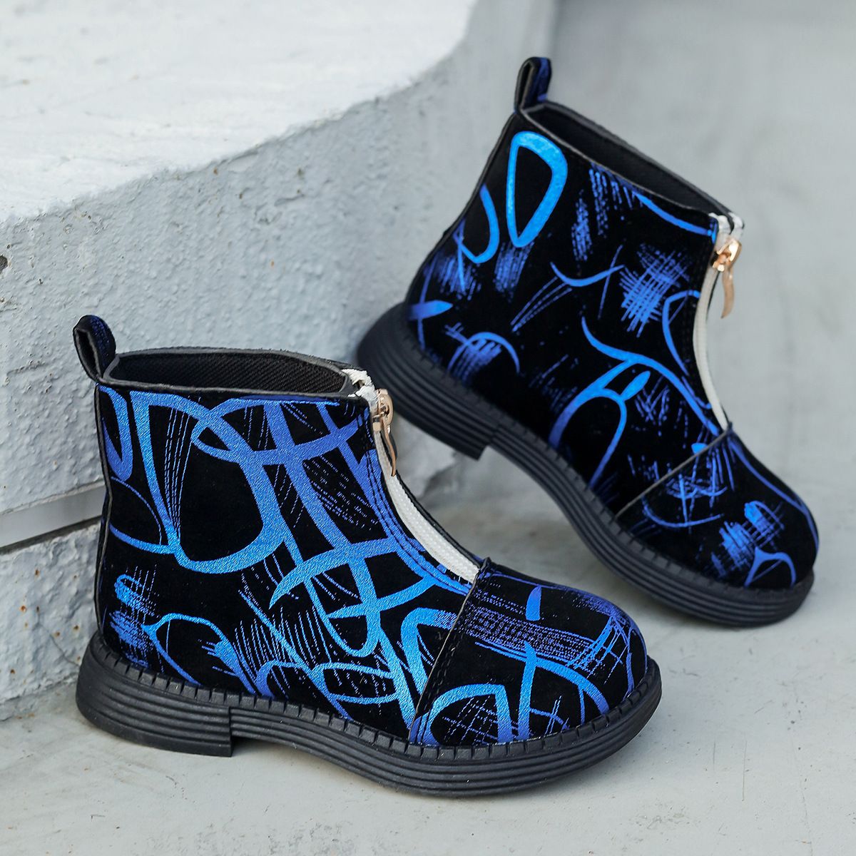 Kinderschoenen Stijlvolle en modieuze kinder Martin laarzen 2024 lente en herfst nieuwe korte laarzen modieuze korte loop veelzijdige ridderlaarzen_voghion.com