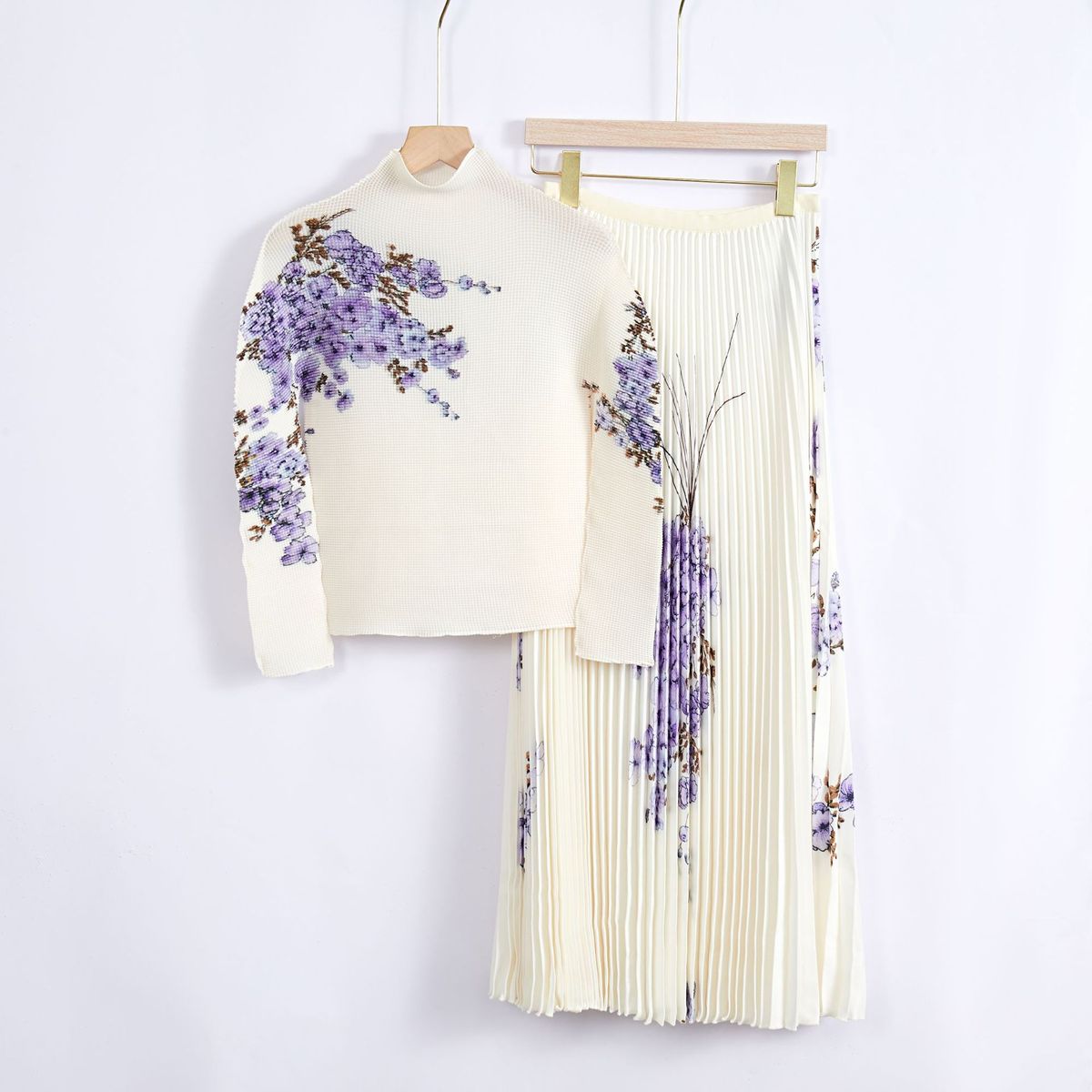 Naisten vaatteet kevät 2023 kukkakuvioinen pieni raikas korkea kaulus pitkähihainen toppi joustavalla vyötäröllä laskostettu hame makea laskostettu kaksiosainen setti_voghion.com