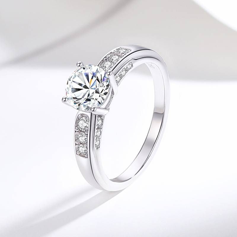 Inel de argint pentru femei Stilul nou Star de modă Același stil patru gheare 1ct Moissanite Inel cu diamant Temperament Inel cu micro incrustație_voghion.com