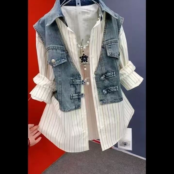 Fashionable Denim Shirt For Women - Casual Two-Tone Stripe Design With Polo Collar, Long Sleeve & Versatile Styling_voghion.com
