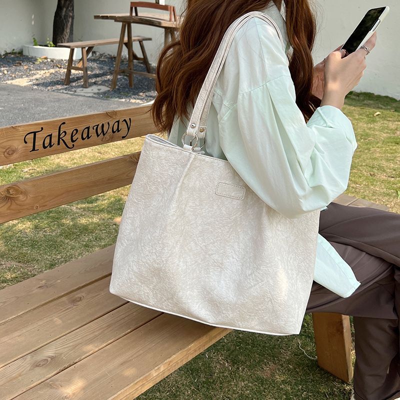 Borsa femminile di nicchia Design pendolare Texture grande capacità 2023 Nuova moda alla moda borsa a tracolla ascella tote borsa extra large_voghion.com