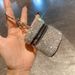 Diamantbesetzter neuer Kopfhörer-Schlüsselanhänger-Anhänger, kleine Mini-Tasche, tragbare Lippenstift-Schutzhülle_voghion.com