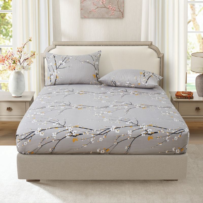 Grey Plum Blossom Floral 3D Printed Bed Skirt - Polyester Fitted Sheet Cover Elegant Home Decor (Queen/King Size Wrinkle-Resistant Machine Washable)​_voghion.com