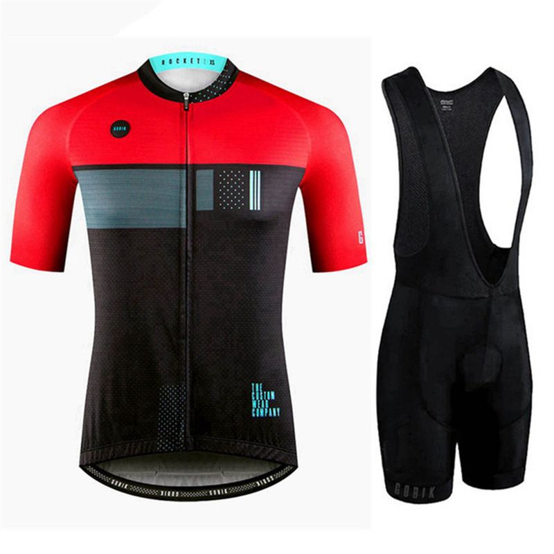 Fietsshirt met korte mouwen en bretels van Gobik, siliconen zitkussen voor de fiets_voghion.com