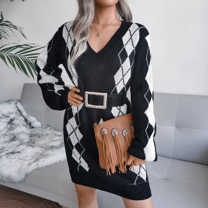 Vêtements pour femmes automne et hiver nouveau style universitaire losange pull jupe robe tricotée station indépendante vêtements pour femmes_voghion.com