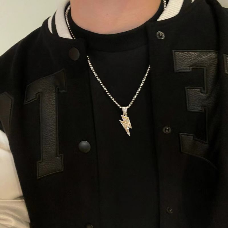 Collier en acier titane style hip-hop, entièrement orné de diamants, pour homme et femme, design de niche léger et luxueux, avec clavicule intégrée_voghion.com