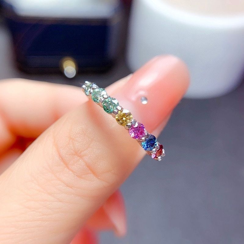 Anello con fascia in moissanite arcobaleno per donna, colore cristallino, placcato argento, regolabile e intarsiato._voghion.com