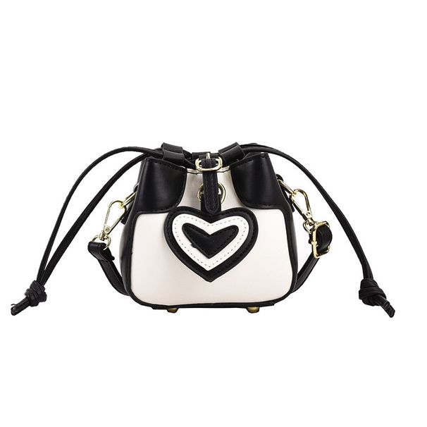 Borse di design di nicchia per le donne 2023 Nuove borse da donna Borse a tracolla versatili estive per cellulari Mini borse a secchiello per rossetto_voghion.com