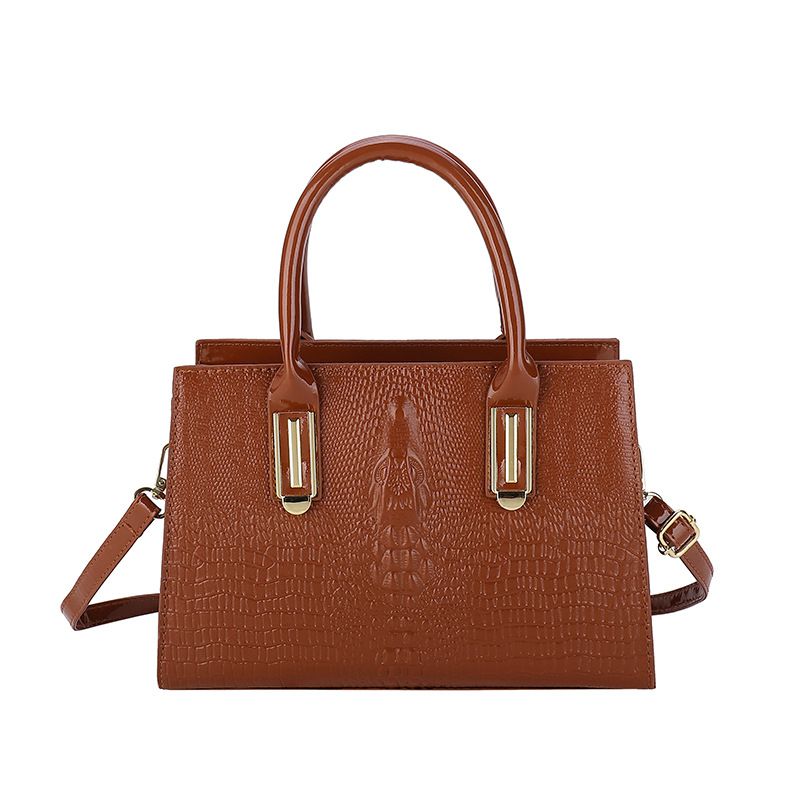 Borsa quadrata piccola ed elegante urbana da donna, struttura monospalla alla moda e suggestiva, a mano, transfrontaliera la nuova borsa da donna alla moda di quest'anno_voghion.com