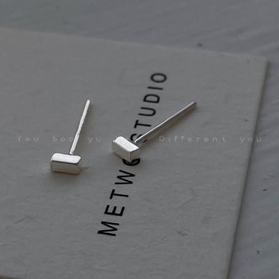 Orecchini quadrati geometrici a forma di U in stile freddo per donna, piercing all'orecchio di nicchia, borchie per osso dell'orecchio, design, non c'è bisogno di togliere gli orecchini quando si dorme_voghion.com