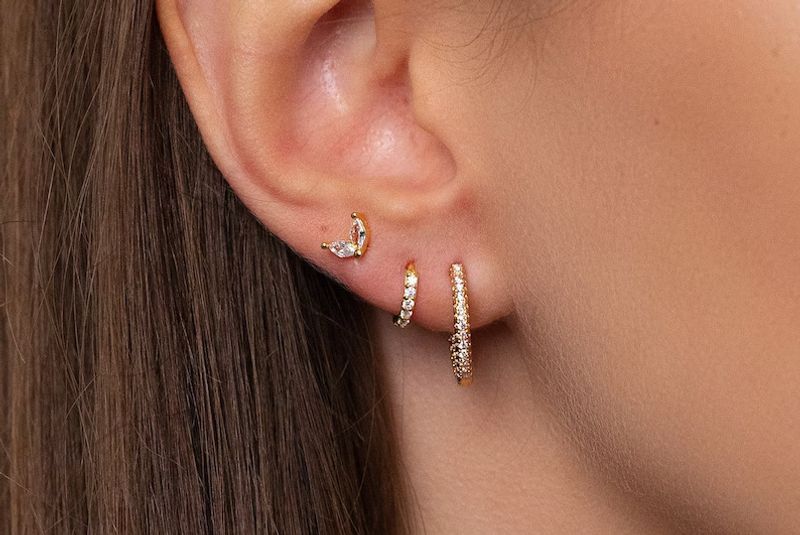 Set di orecchini a forma di nicchia con zirconi, stile geometrico alla moda, con più paia di orecchini leggeri, alla moda e alla moda, per donne._voghion.com